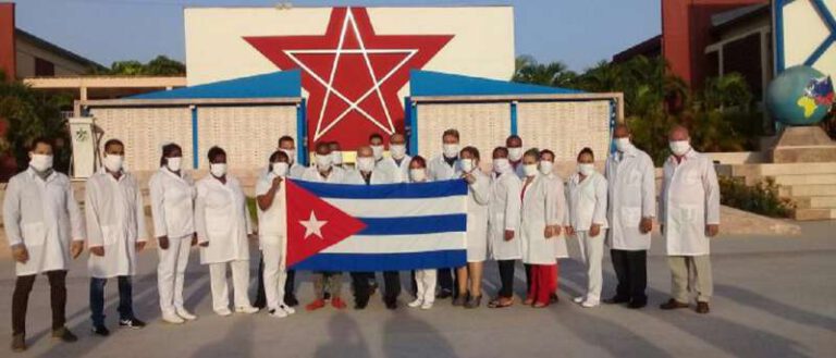 medicos cubanos